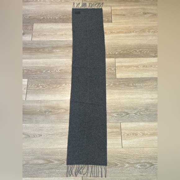 Vintage Versus Versace Charcoal Grey Wool Scarf with Fringe | Made in Italy - Picture 5 of 5